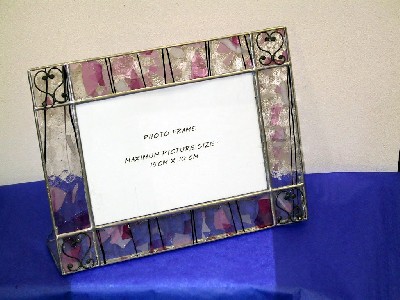 Table photo frame with wired hearts